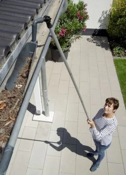 Dachrinnen-Reiniger Maxi Für Bis Zu 4,5 M Arbeitshöhe 8 Dachrinnen-Reiniger Maxi Für Bis Zu 4,5 M Arbeitshöhe -Deko Garten Verkauf dachrinnen reiniger maxi fuer bis zu 45 m arbeitshoehe farbe grau schwarz 2