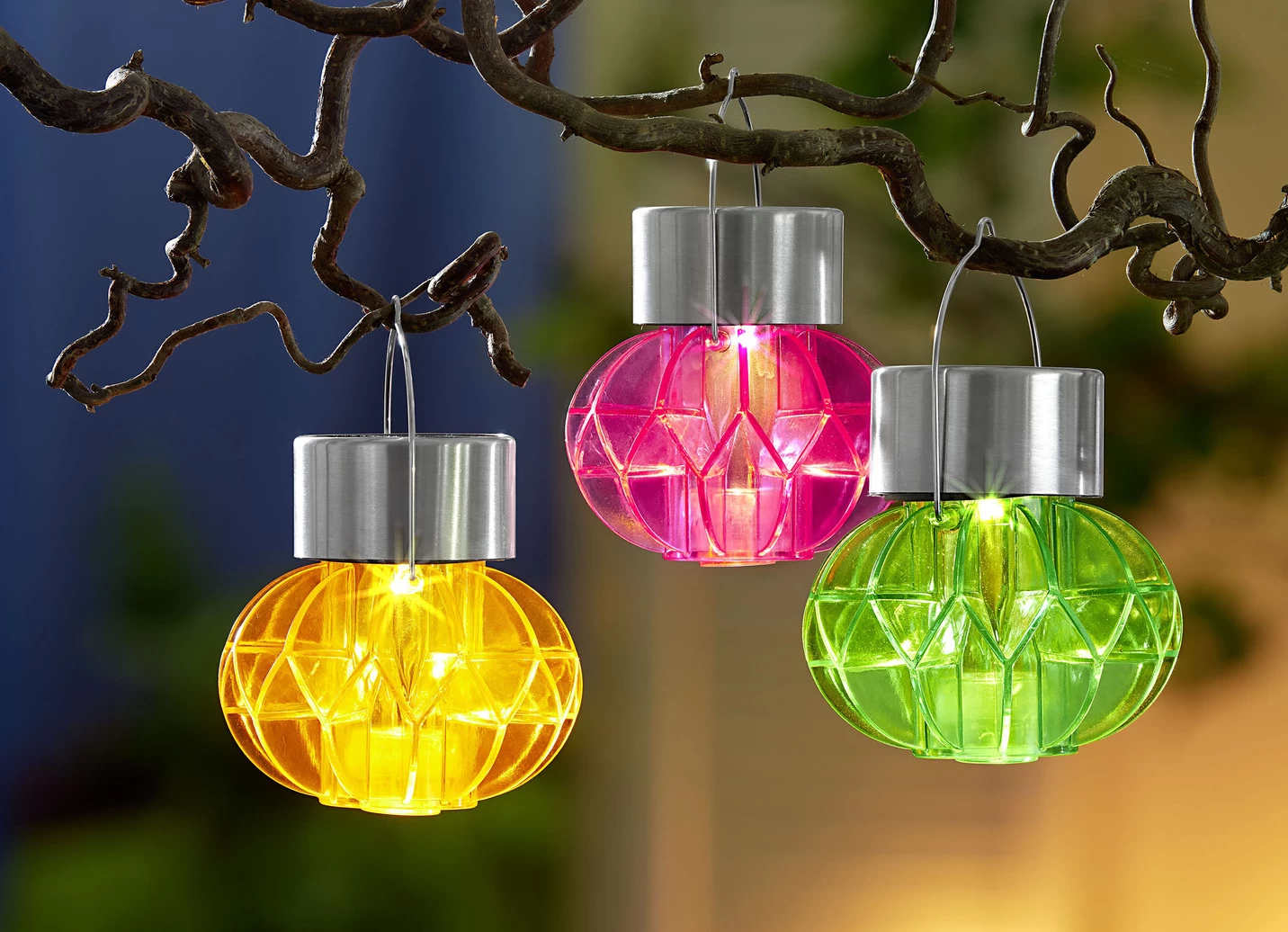 Farbenfrohe Solarleuchten Aus Wetterfestem Kunststoff, 3er-Set 5 Farbenfrohe Solarleuchten Aus Wetterfestem Kunststoff, 3er-Set – Bild 3
