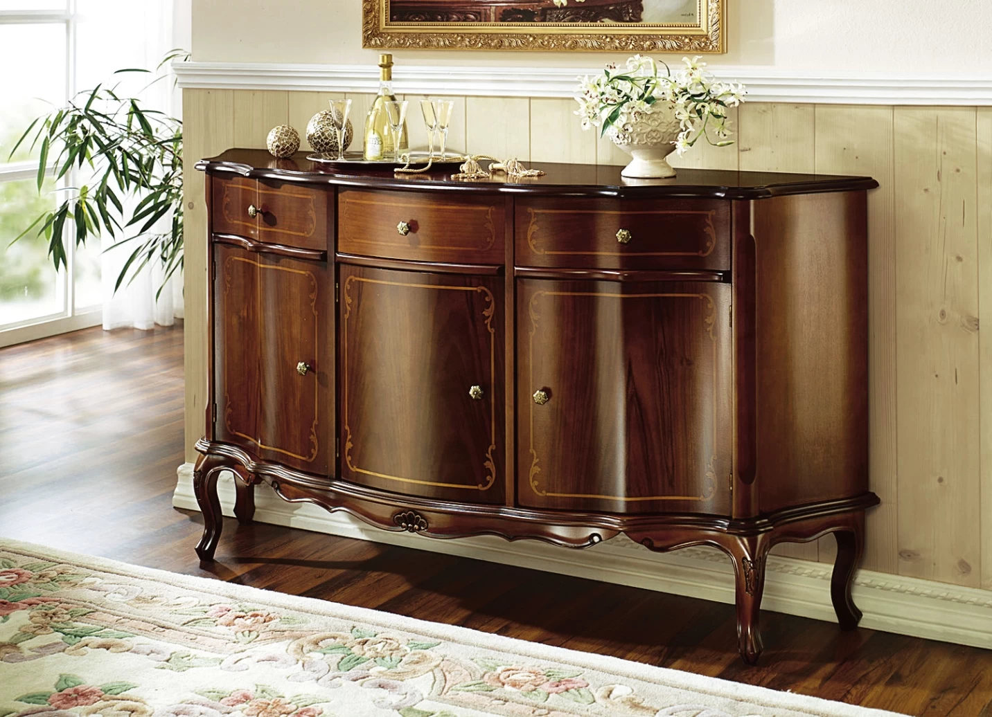 Kommode Mit Intarsien-Arbeiten An Den Fronten 5 Kommode Mit Intarsien-Arbeiten An Den Fronten – Bild 3