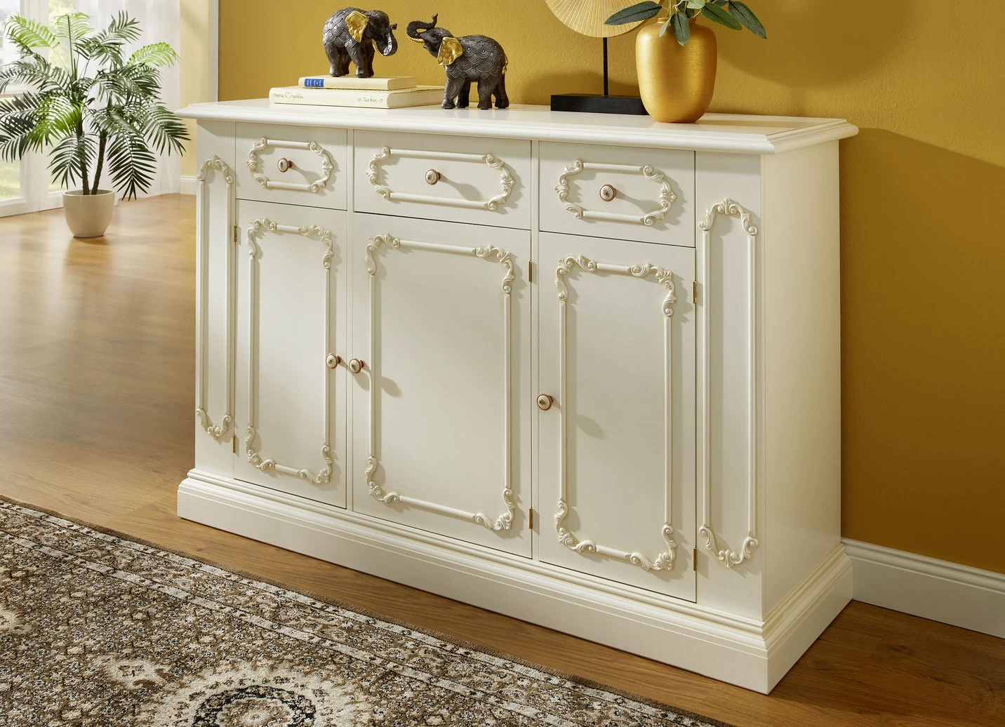 Kommoden Mit Echtholzfurnier Und Kunstvollen Verzierungen 4 Kommoden Mit Echtholzfurnier Und Kunstvollen Verzierungen – Bild 2