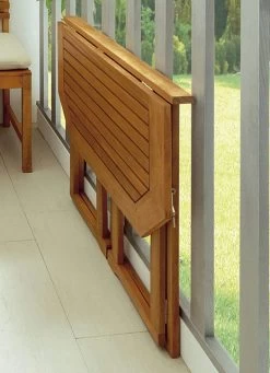 Platzsparende Balkon-Möbel