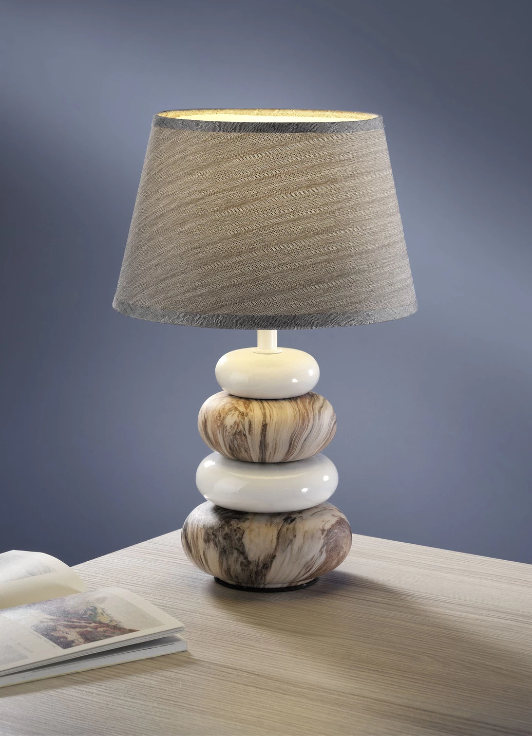 Tischleuchte Mit Lackiertem Fuß 4 Tischleuchte Mit Lackiertem Fuß – Bild 2